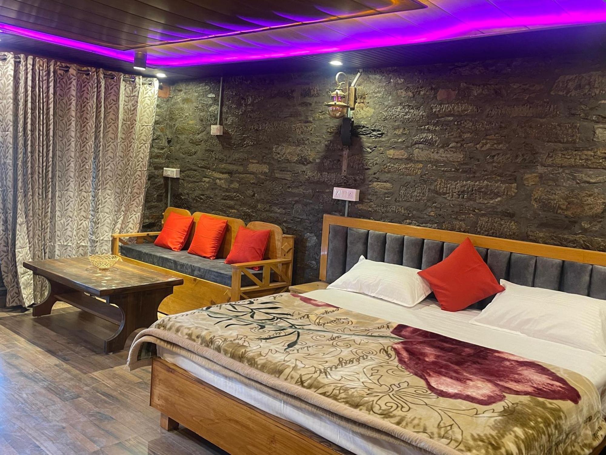 Nature Villaas Basa Homestay Pauri Dış mekan fotoğraf
