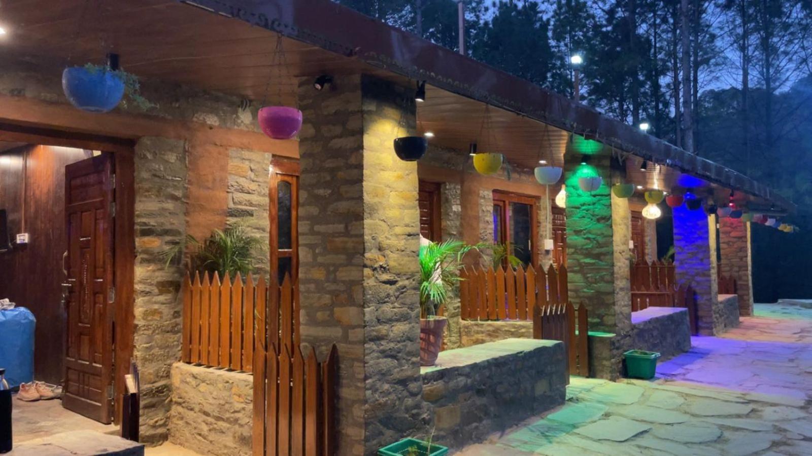 Nature Villaas Basa Homestay Pauri Dış mekan fotoğraf