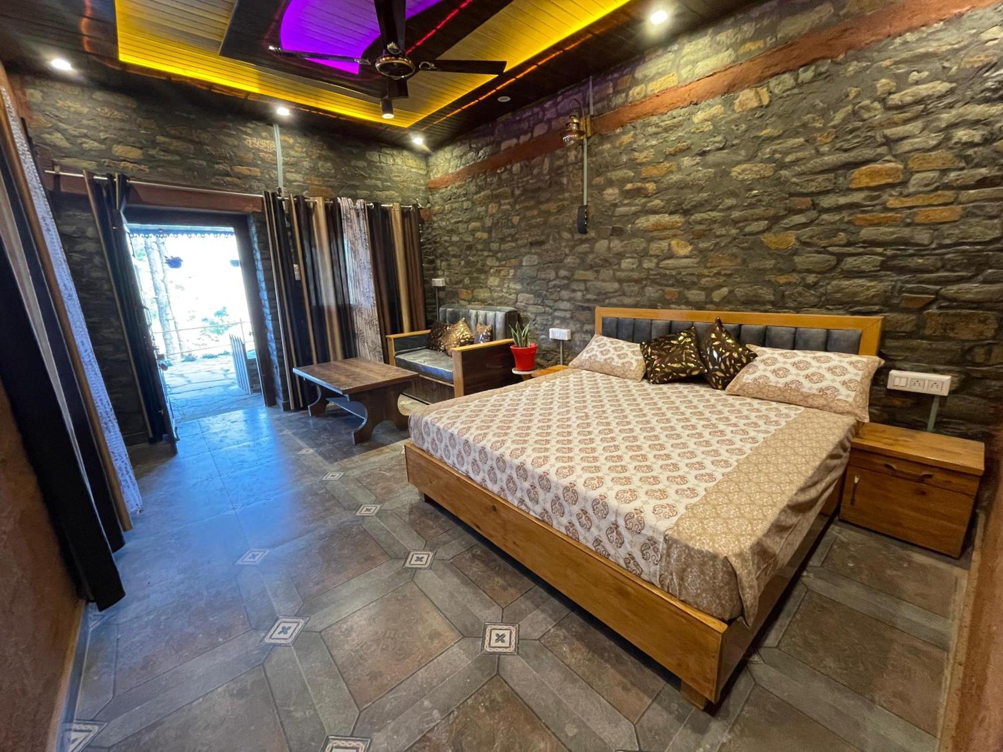 Nature Villaas Basa Homestay Pauri Dış mekan fotoğraf